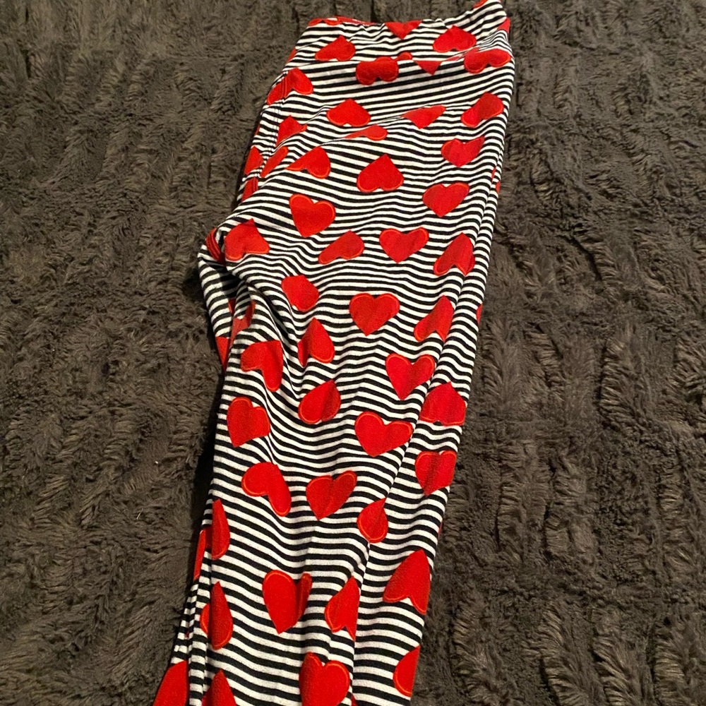 Heart lularoe leggings